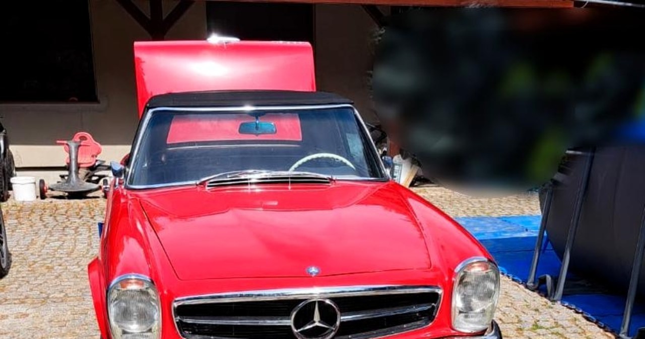 Policjanci odzyskali zabytkowego mercedesa wartego blisko pół miliona złotych