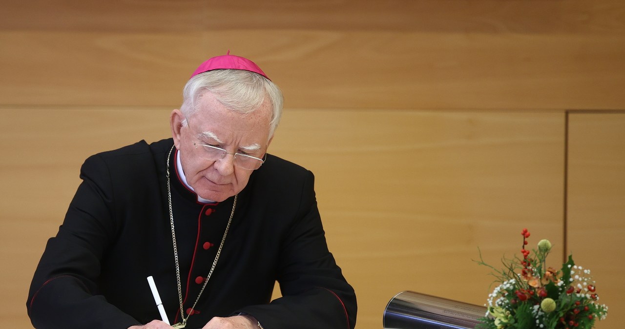 Watykan wstrzymał dekret abp. Marka Jędraszewskiego