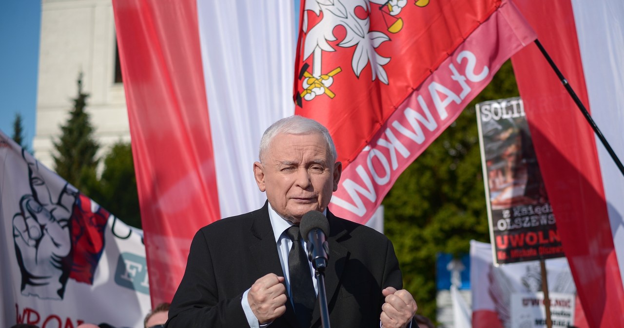 Protest przed Sejmem. Kaczyński: Dziesiątki tysięcy ludzi do osłony wyborów