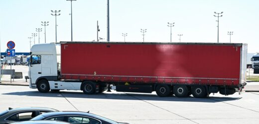 Nowe sankcje na Białoruś. Zmniejszyła się liczba odprawionych tirów na granicy