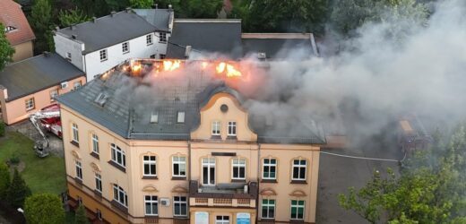 Duży pożar przychodni w Białogardzie [NAGRANIE]