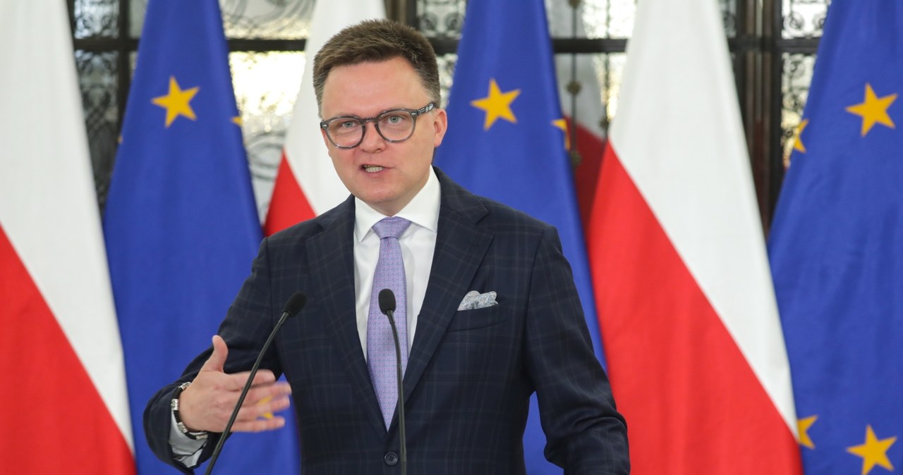 Atak na strony Sejmu. Hołownia: Różne siły chcą zamieszać