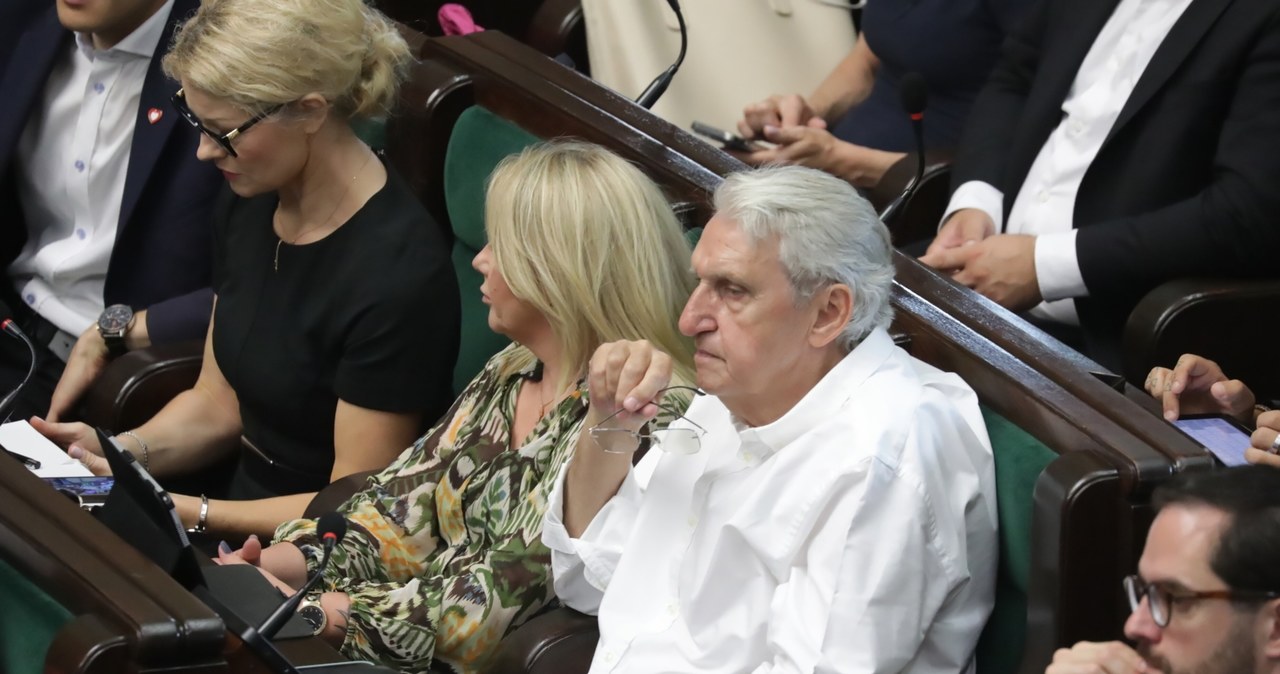 Sondaż: Konfederacja traci, Lewica zyskuje