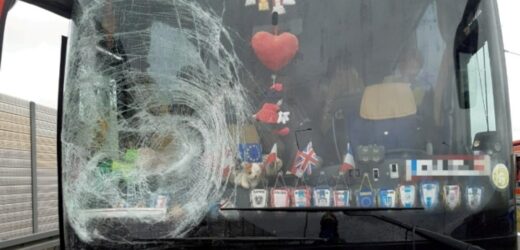 Cztery osoby poszkodowane, w tym dwoje dzieci, w wypadku autobusu na S3