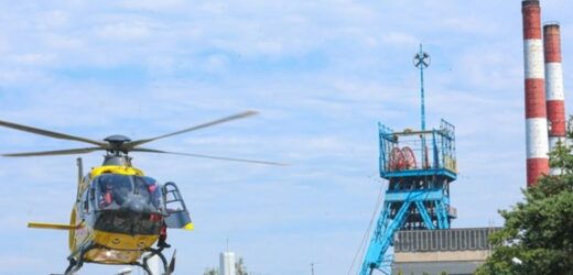Akcja w kopalni Rydułtowy: Śmigłowiec LPR zabrał odnalezionego górnika
