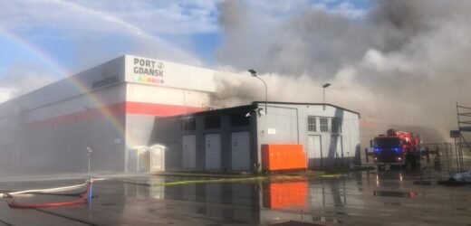 Pożar na terenie Portu Gdańsk. Jest apel służb do mieszkańców
