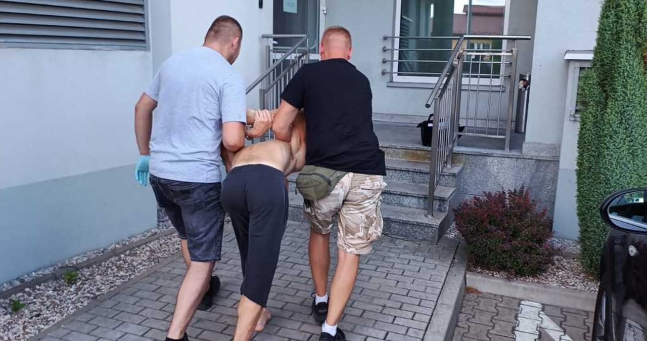 Podpalili mężczyznę. Zarzut usiłowania zabójstwa dla 19-latka