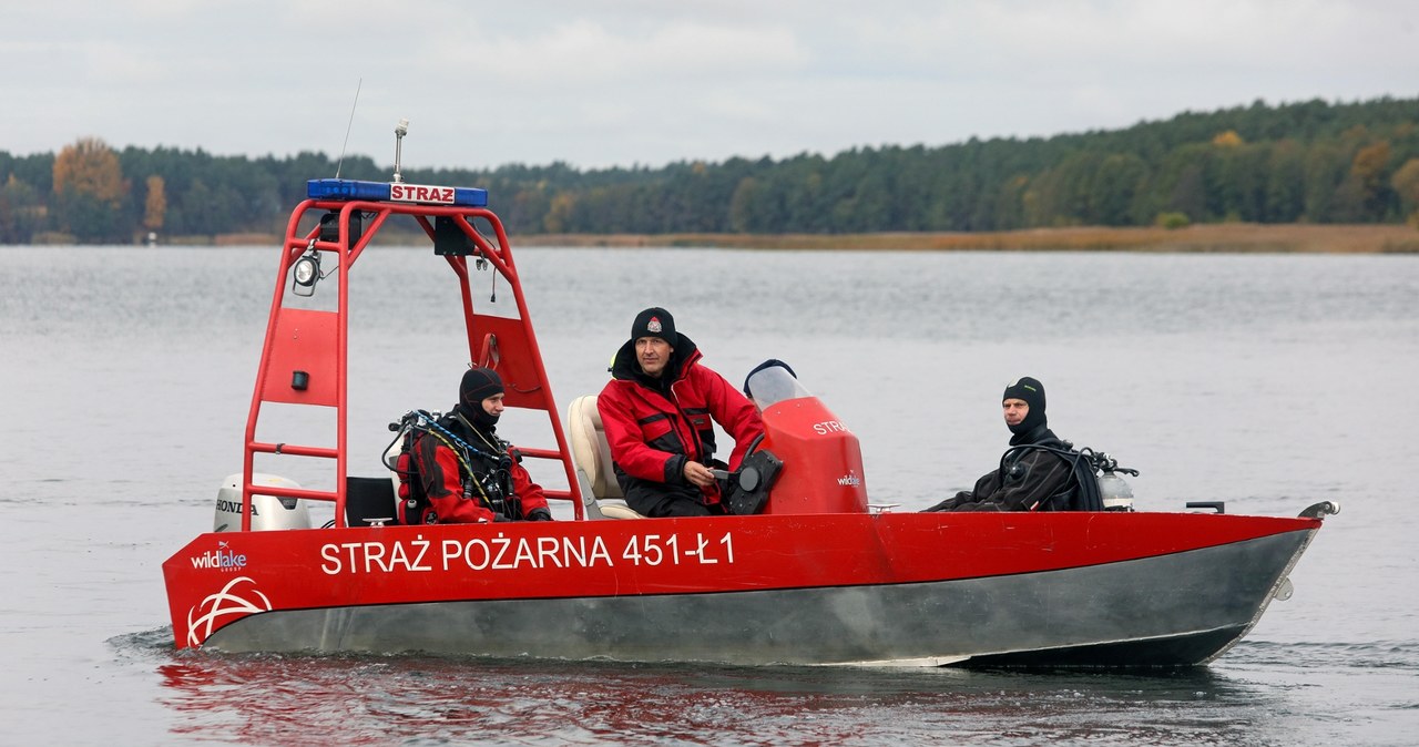 Siedem osób, w tym dzieci, wypadło z kajaków na Parsęcie