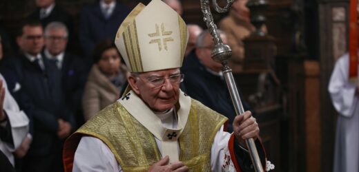 Rezygnacja abp. Jędraszewskiego przyjęta. Na razie jednak zostaje na urzędzie