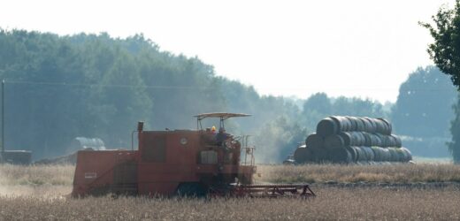 ​17-latek obsługiwał kombajn, poraził go prąd