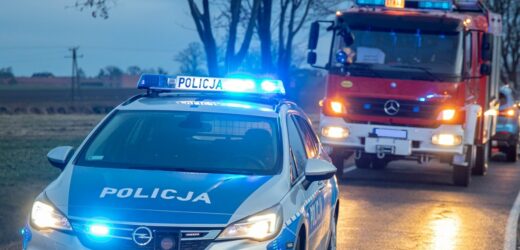 15-latek za kierownicą. Wjechał w mężczyznę na ławce i uszkodził dwa auta