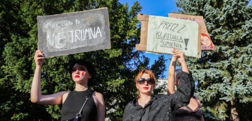 Gorąco przed Sejmem. Protestowali zwolennicy i przeciwnicy aborcji