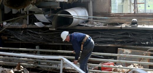 Ukraina dźwiga energetykę z kolan. „Ekipy pracują nawet podczas nalotów”