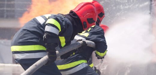 Malował podłogę, żona chciała rozpalić w piecu. Doszło do eksplozji