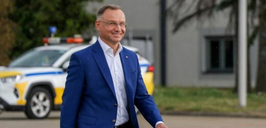 Andrzej Duda poleciał do Paryża  kibicować polskim sportowcom