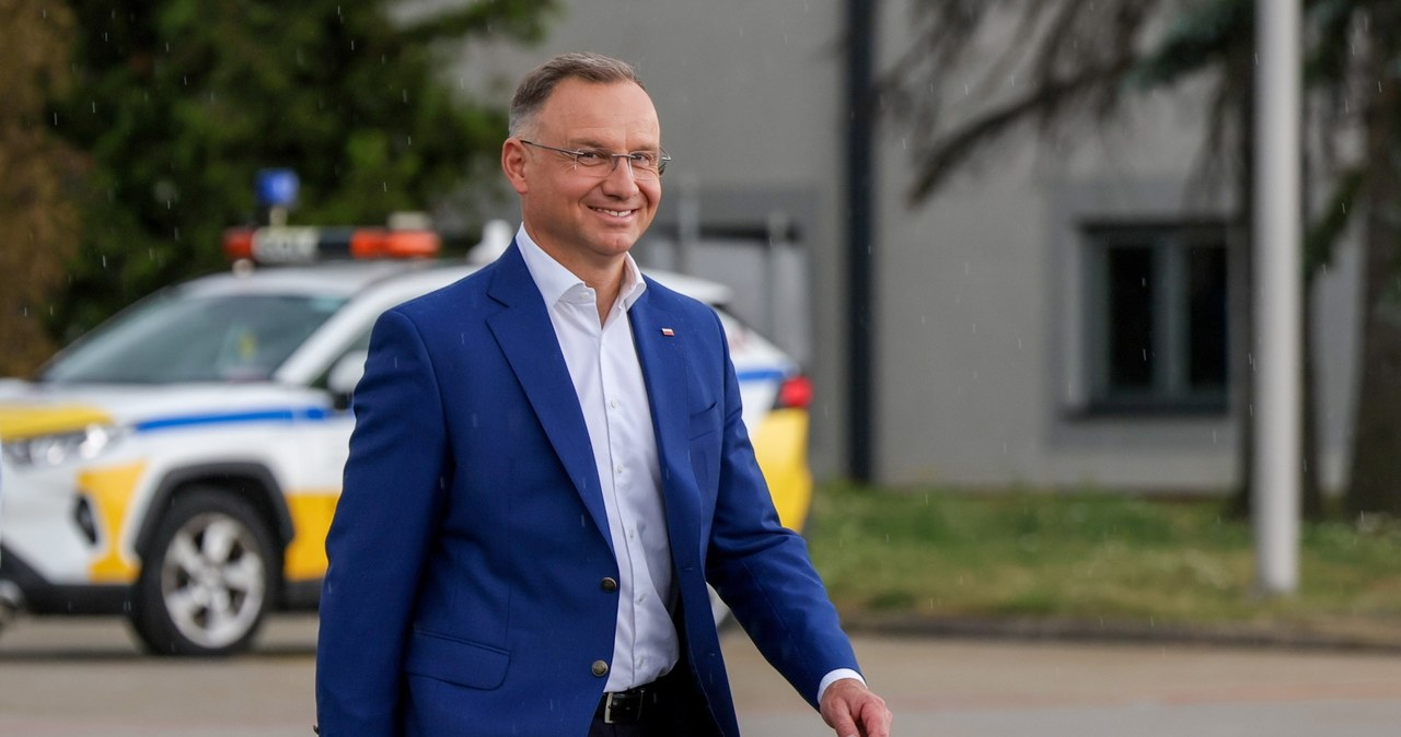 Andrzej Duda poleciał do Paryża kibicować polskim sportowcom