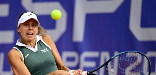 Fręch zagra z Linette w finale turnieju w Pradze