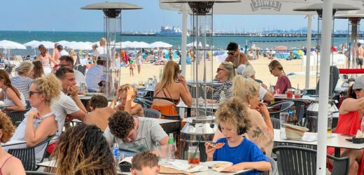 Wakacyjne fast foody od kuchni. Na co uważać?