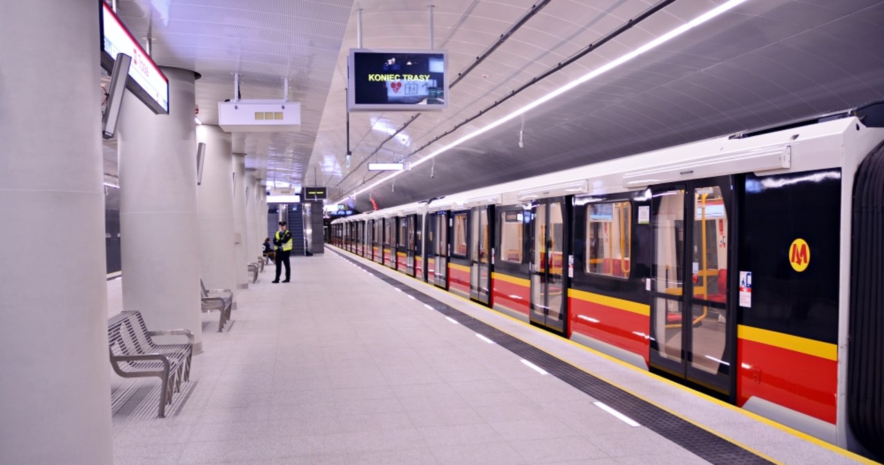 Utrudnienia na drugiej linii metra, pociągi nie kursują