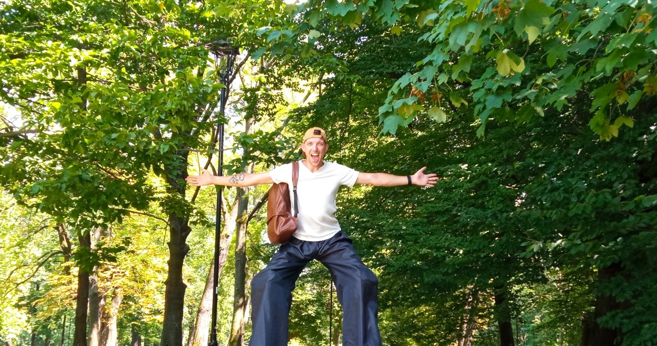 Świat z z wysokości szczudeł – dziś święto szczudlarzy