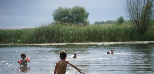 Sanepid podał przyczynę zatrucia 29 osób nad jeziorem w Lubelskiem
