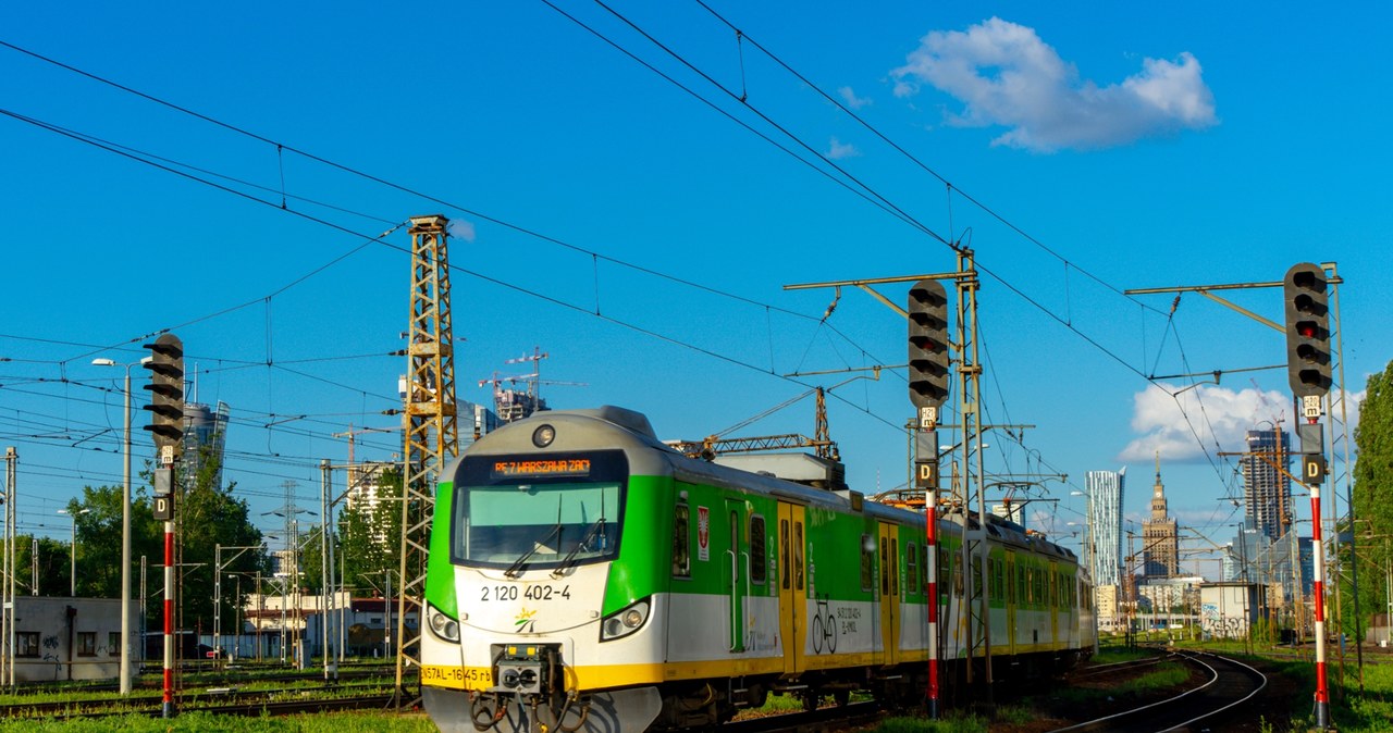 Pociąg uderzył w kozioł oporowy. Jechało nim ok. 500 pasażerów