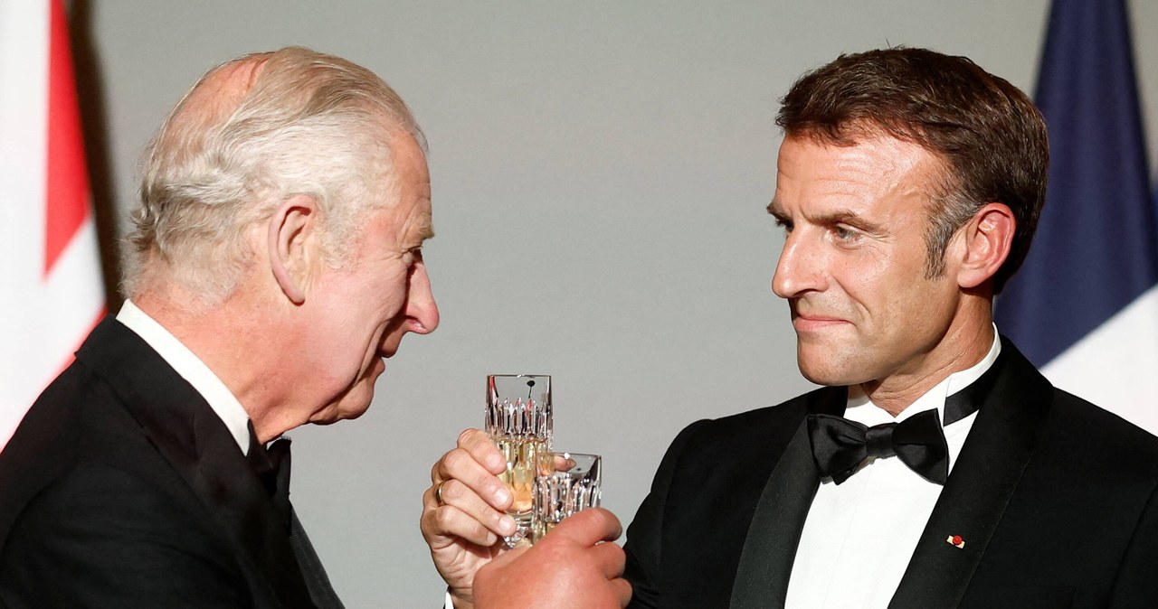 Homary i szampan. Macron szasta pieniędzmi podatników