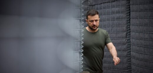 Prezydent Zełenski: Na całym froncie na wschodzie sytuacja jest trudna