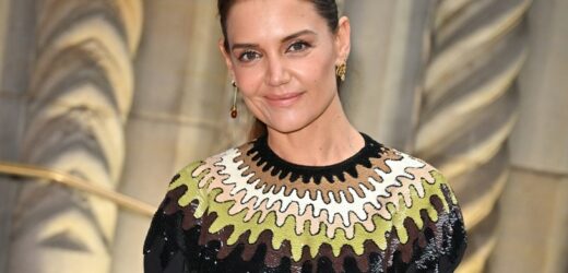 Katie Holmes to królowa stylu. Aktorka prezentuje idealną stylizację na okres przejściowy