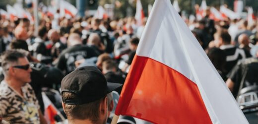 Zamalowali mural upamiętający Powstanie Warszawskie. Ratusz przeprasza