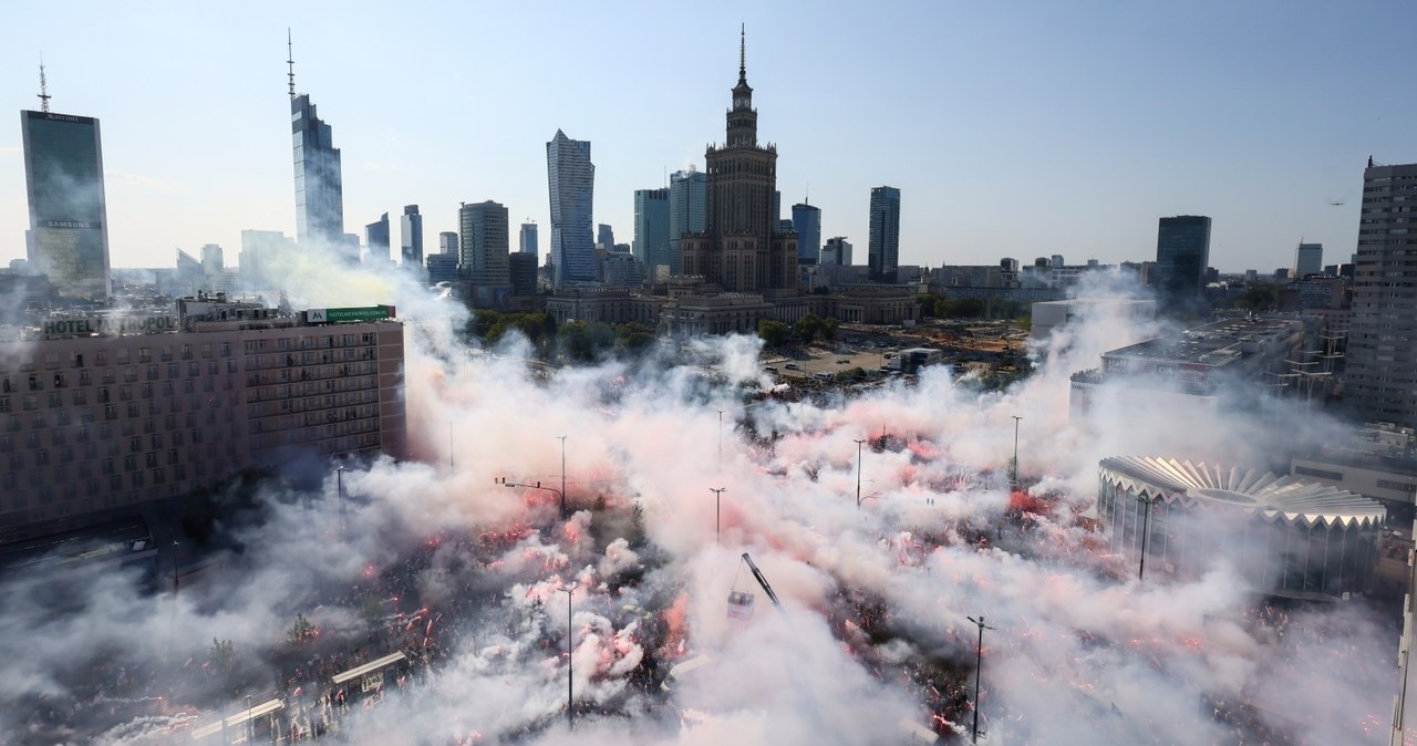 80. rocznica Powstania Warszawskiego. W godzinę „W” zawyły syreny