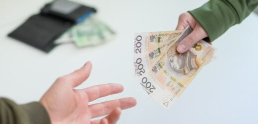 Pomorskie: Kolejna część rozrzuconych banknotów wróciła do właścicielki