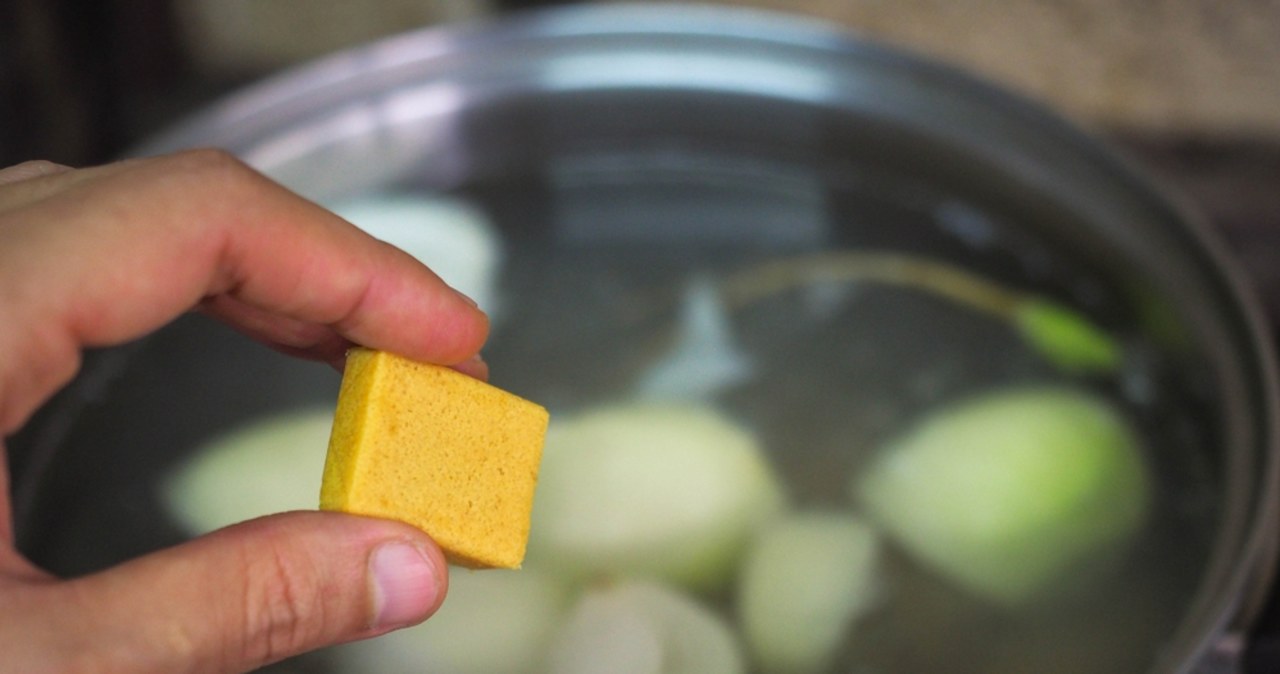 W kostkach rosołowych znaleziono fragmenty metalu. GIS alarmuje