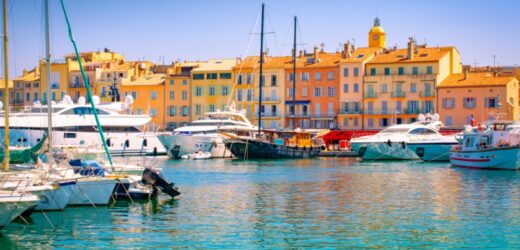 Saint-Tropez: Miasteczko luksusu, pięknego wybrzeża i bogatej historii