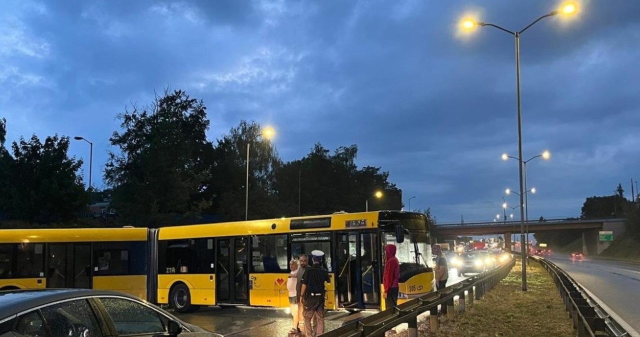 Autobusem pod prąd. Kierowca tłumaczył się „chwilą zamyślenia”