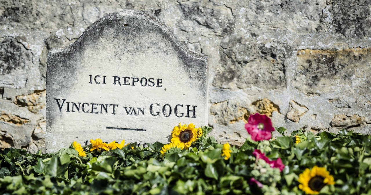 Chciał rozkopać grób van Gogha. Białoruski performer ma opuścić UE