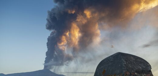 Etna znów daje o sobie znać. Chaos na lotnisku w Katanii