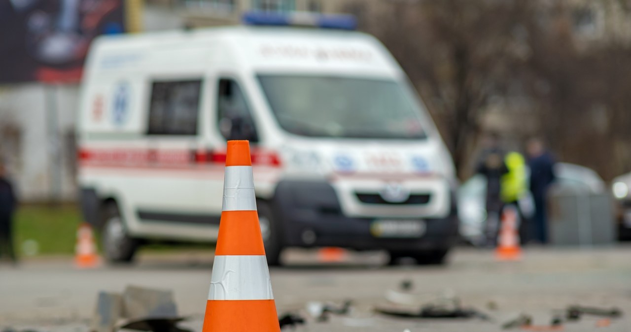 Wypadek na S7. Autokar zderzył się z osobówką