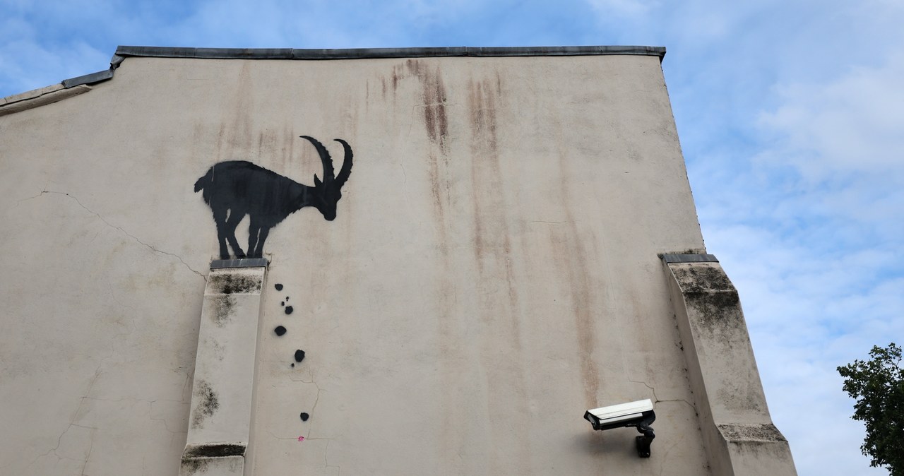 Nowe dzieło Banksy’ego. Koza nad przepaścią