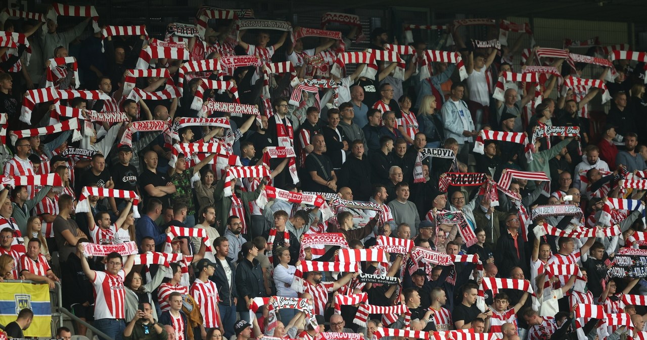Uszkodzony dach stadionu Cracovii. Wstępny bilans strat to 100 tys. złotych