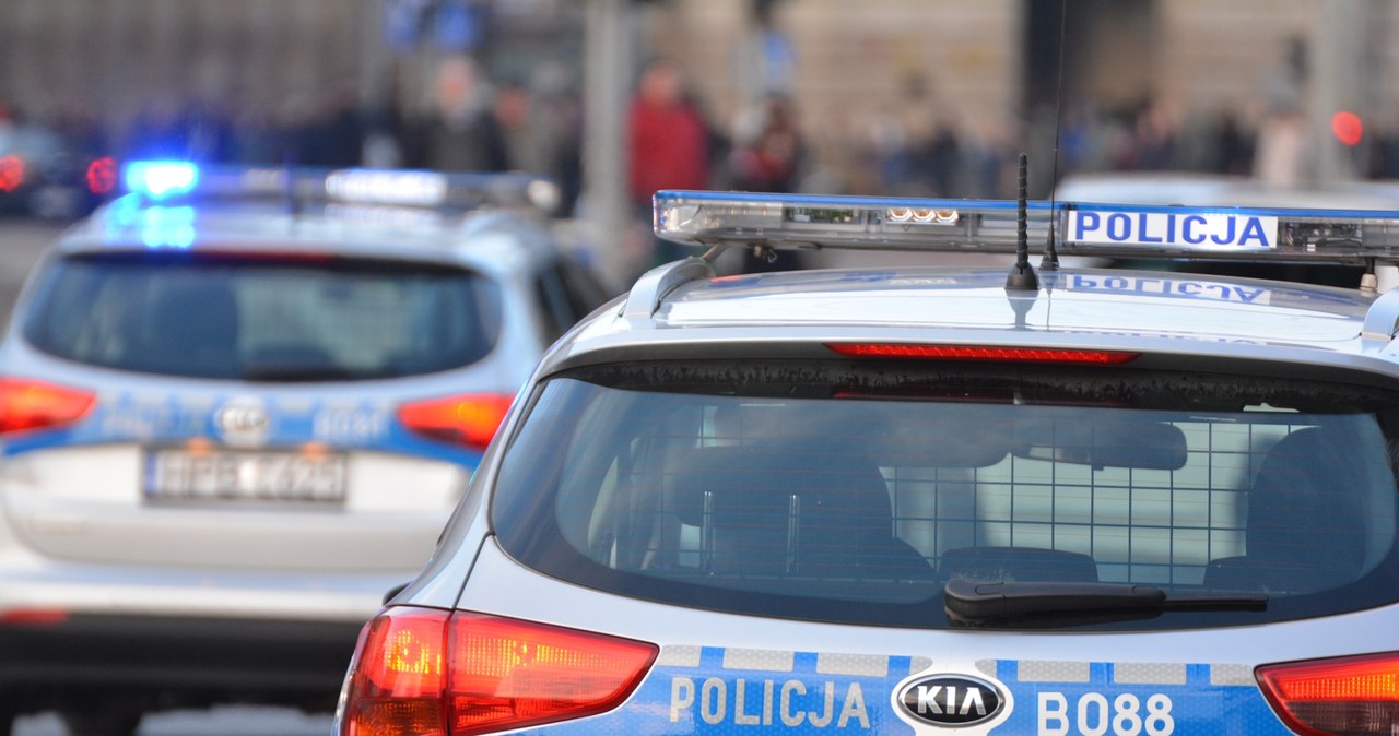 ​Zderzenie na rondzie Daszyńskiego w Warszawie. Wśród rannych policjanci