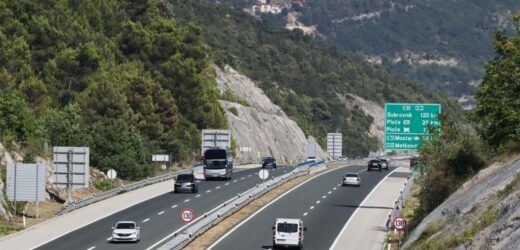 Mecze piłkarskie i pikniki na chorwackiej autostradzie