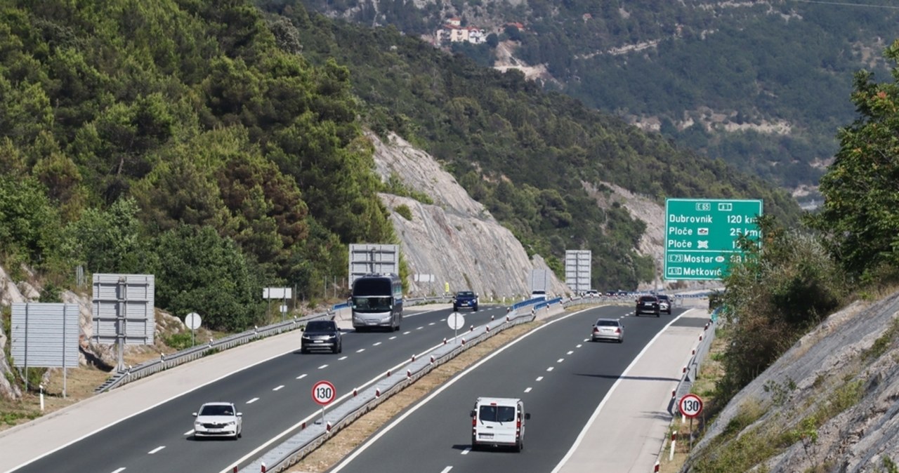 Mecze piłkarskie i pikniki na chorwackiej autostradzie