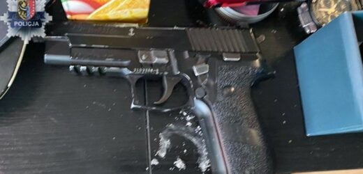 Celował w policjantów. 40-latek podejrzany o przestępstwa narkotykowe zatrzymany