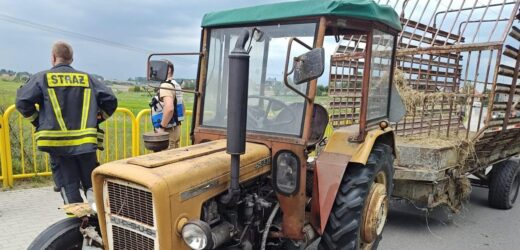 ​Bmw uderzyło w traktor. Strażacy szukają kierowcy