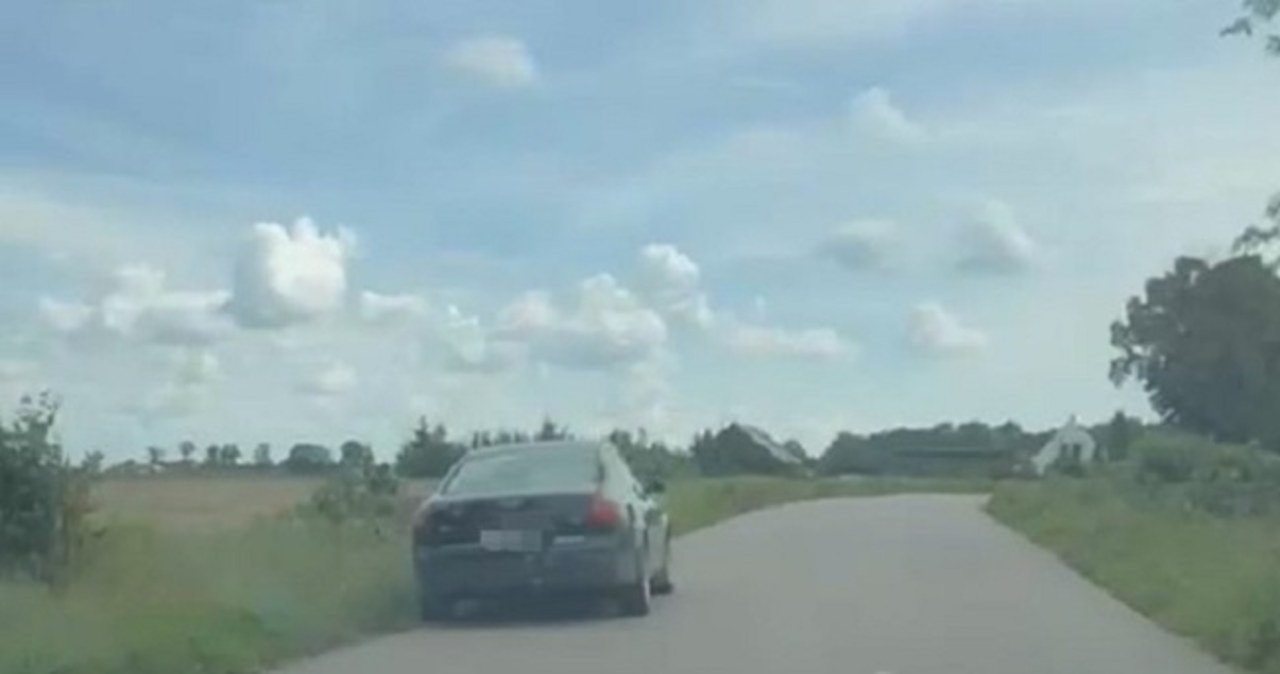 ​Jechał slalomem, a gdy wysiadł z auta, nie mógł ustać na nogach