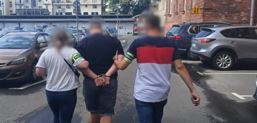 Wbiegli na dach stadionu. 11 pseudokibiców zatrzymanych