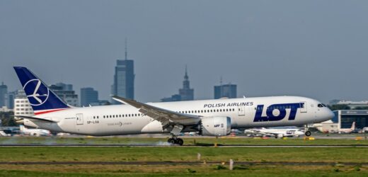 Samolot LOT z Warszawy do USA musiał zawrócić do Polski. Fałszywy alarm bombowy