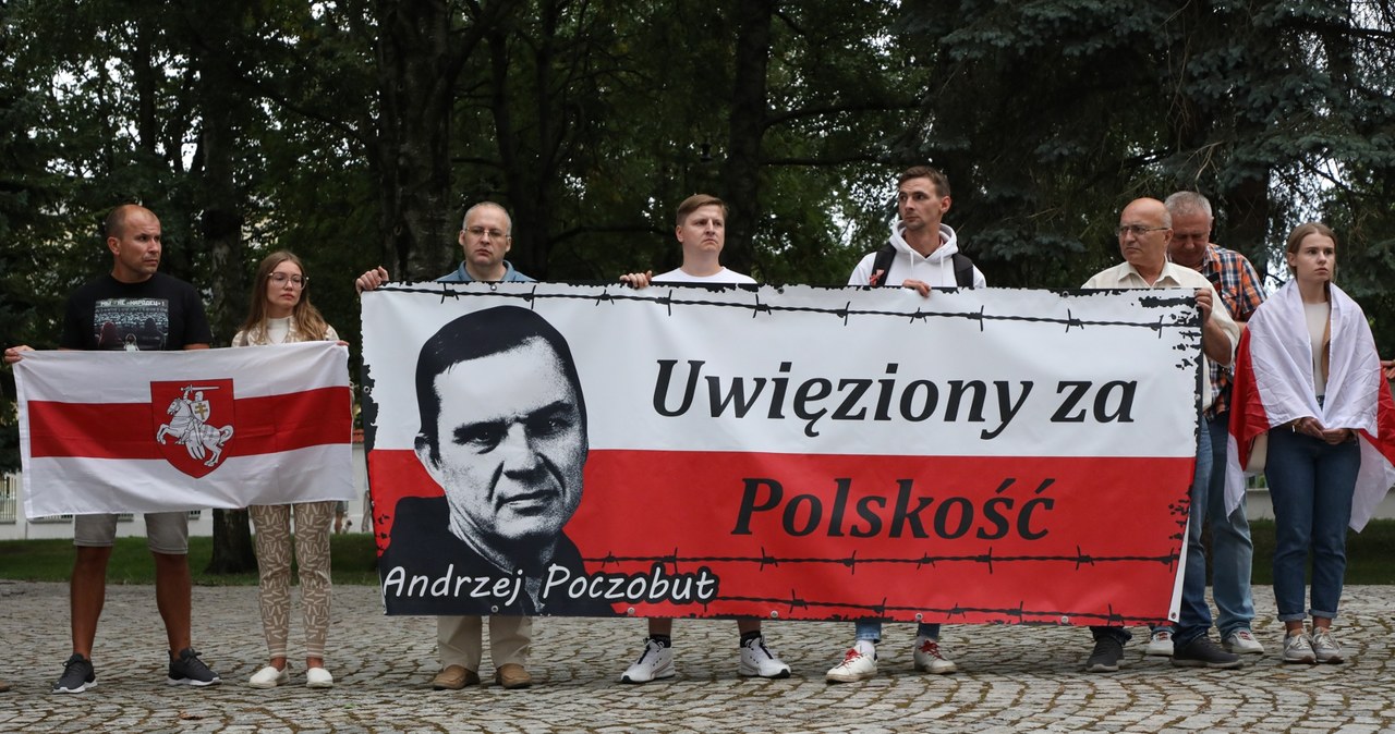 Andrzej Poczobut zgadza się na wyjazd z Białorusi