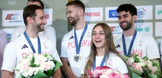 Szaleństwo na Okęciu: „Będziesz złota”, „Polska Biało-Czerwoni”